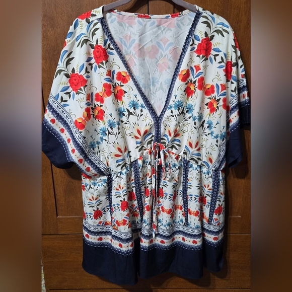 SHEIN Tops - SHEIN Floral V-Neck Blouse in Red and Blue